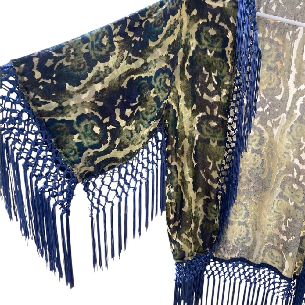 Urban Outfitters Roxanna fringe tassel velvet burnout kimono robe cover-up shawl - Picture 3 of 7
